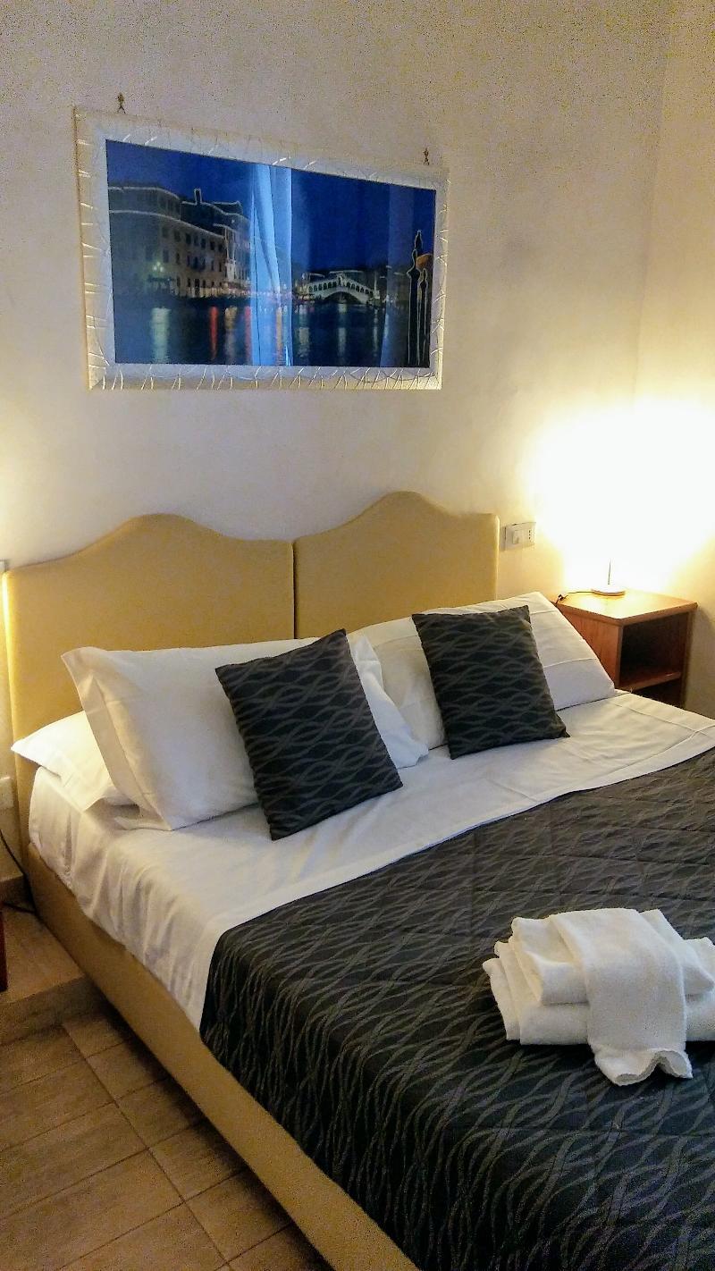 Amoroma Domus Bed & Breakfast Roma